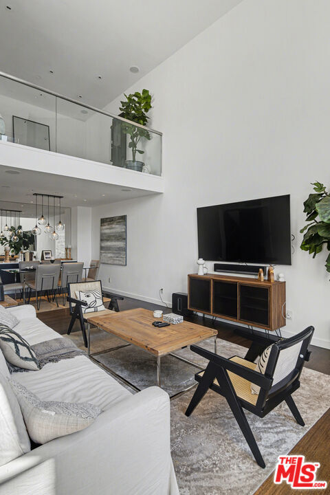 Building Photo - 720 Huntley Dr