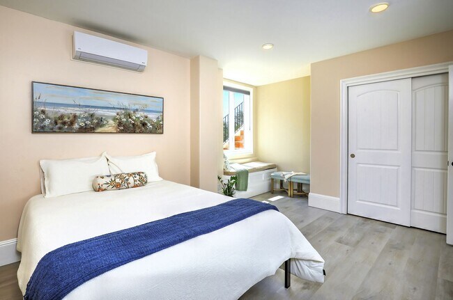Building Photo - 731 Las Canoas Pl