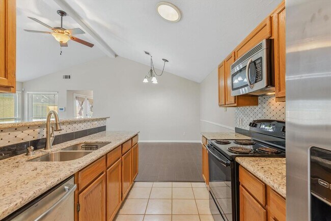 Building Photo - 16806 Doverwood Way