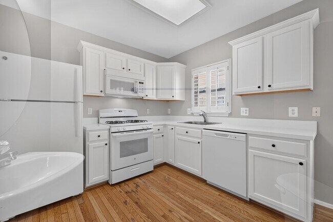 Building Photo - 13504 Hamlet Square Ct