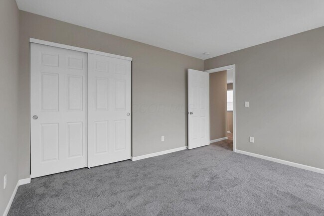 Building Photo - 7449 Sugarbark Dr