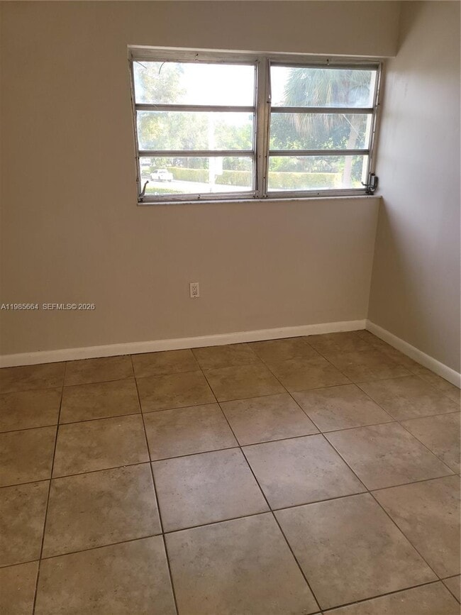 Building Photo - 14389 SW Kendale Lakes Cir