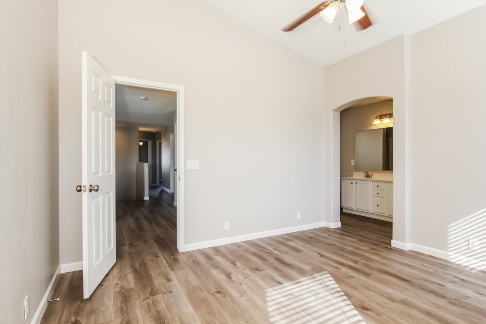 Building Photo - 8635 W Kathleen Rd