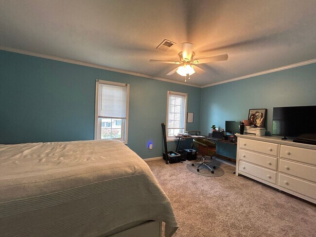 Building Photo - 4876 Weatherhill Dr