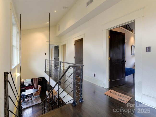 Building Photo - 1413 Devon Dr