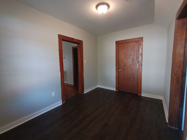 Building Photo - 3614 Bradley St SW