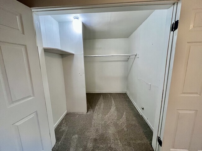 Building Photo - 2104 20th St