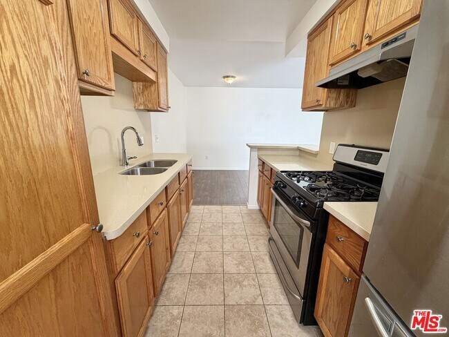 Building Photo - 11727 Mayfield Ave