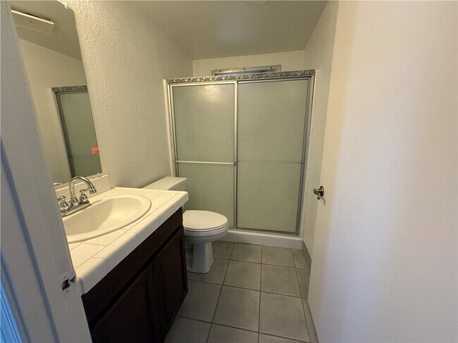 Building Photo - 4060 La Mesa Rd