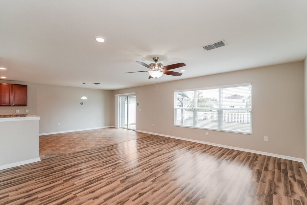 Building Photo - 10635 Laguna Plains Dr