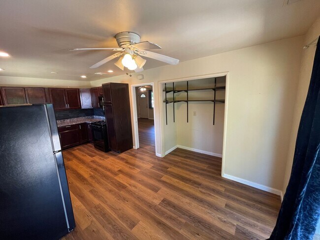 Building Photo - 3 Bedroom, 2 bath home in Chico, Just off the Esplanade, Excellent Location, Large Backyard