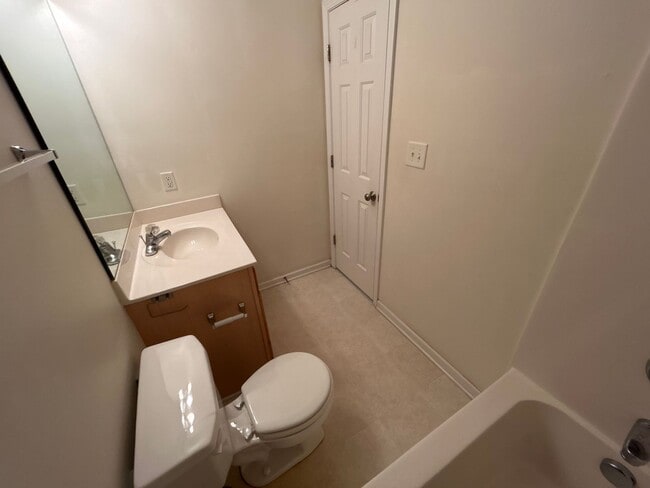 Building Photo - 3 Bed | 2.5 Bath Townhouse in North Raleigh