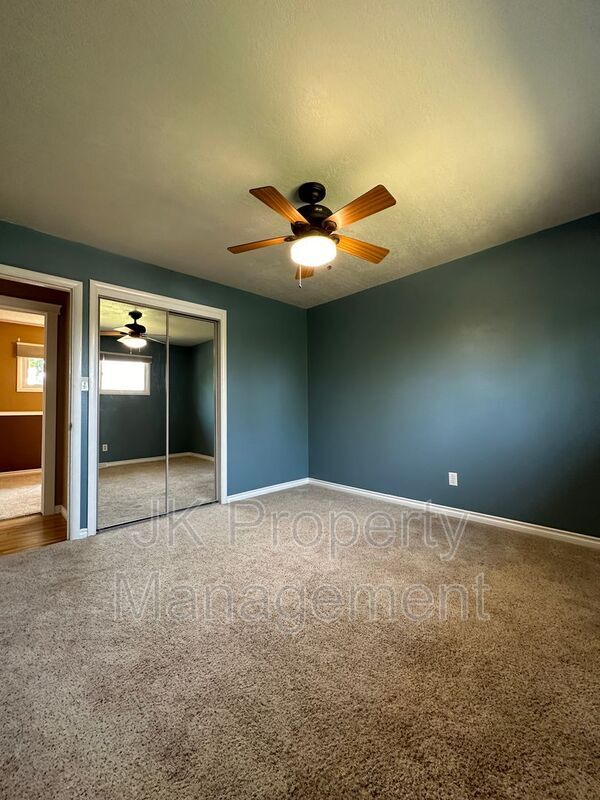 Building Photo - 710 48th St S