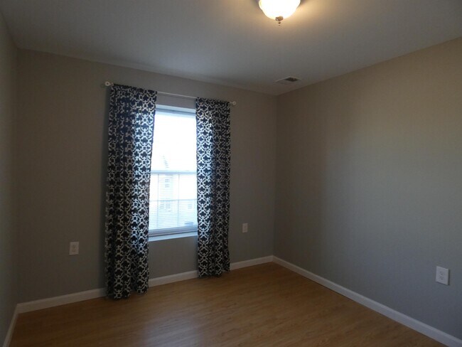 Building Photo - 88 Carriage Hill Dr