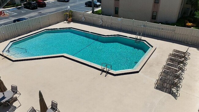 Building Photo - 9480 Boca Cove Cir