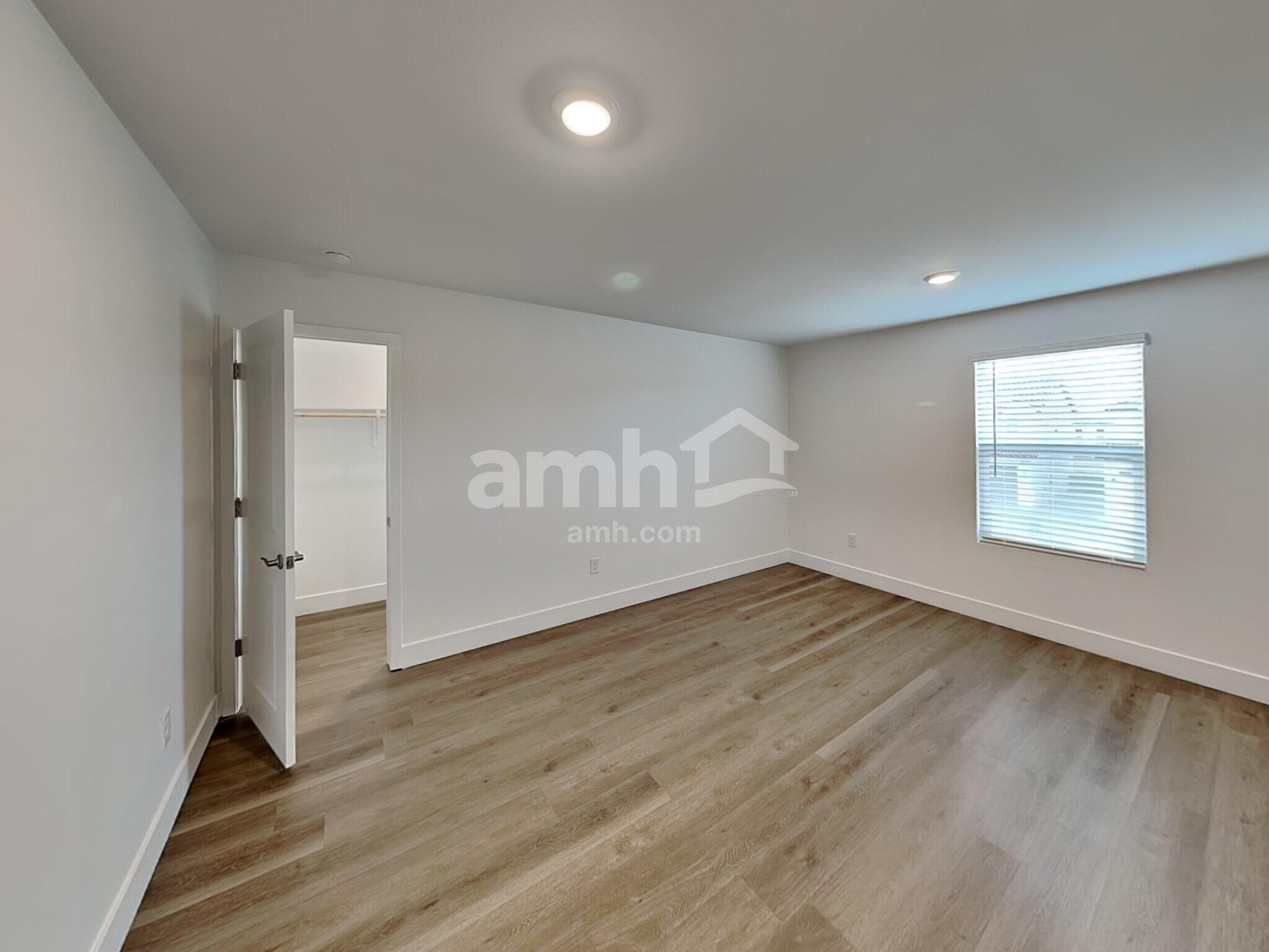 Building Photo - 9647 Harkes Dr