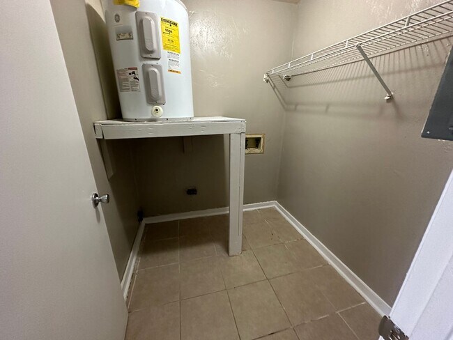 Building Photo - 617 Chicopee Ct