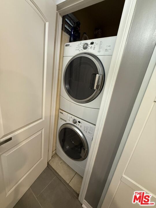 Building Photo - 1043 Thompson Ave