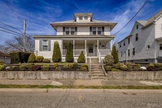 Building Photo - 49 Riva Ave