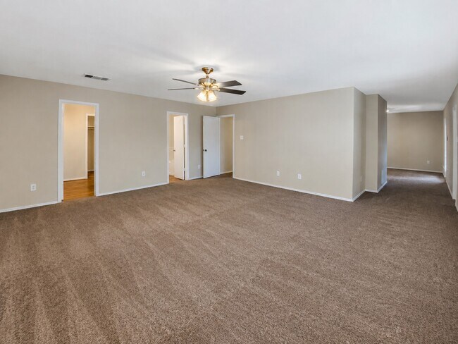 Building Photo - 525 Eagles Nest Cove