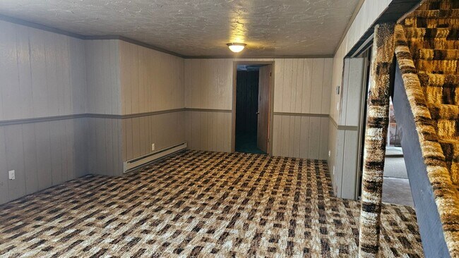 Building Photo - 297 S 200 E