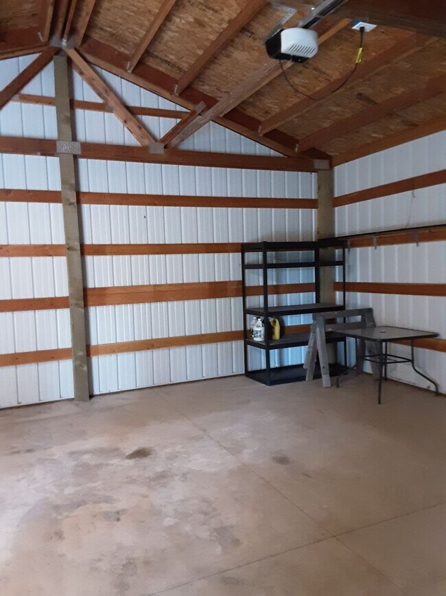 Building Photo - 274 Horseshoe Lake Rd