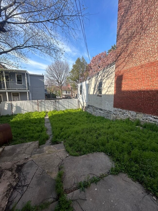 Building Photo - 1015 Chestnut St