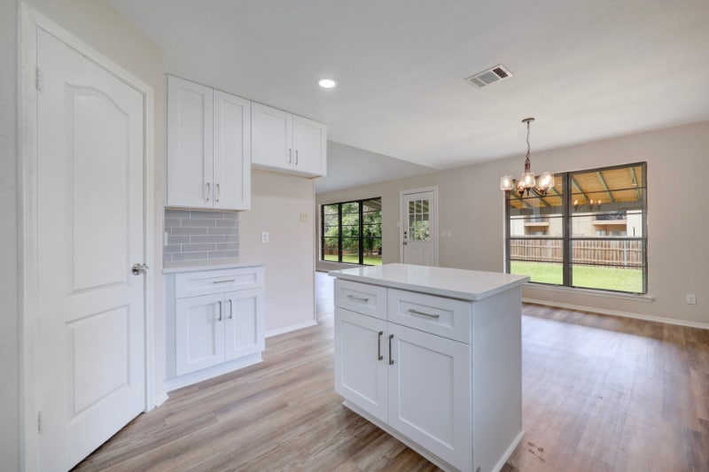 Building Photo - 200 Woodmont Dr