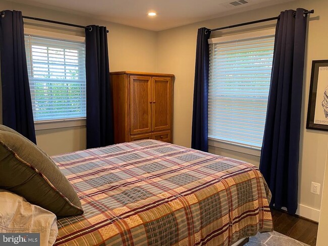 Building Photo - 7308 Idylwood Rd