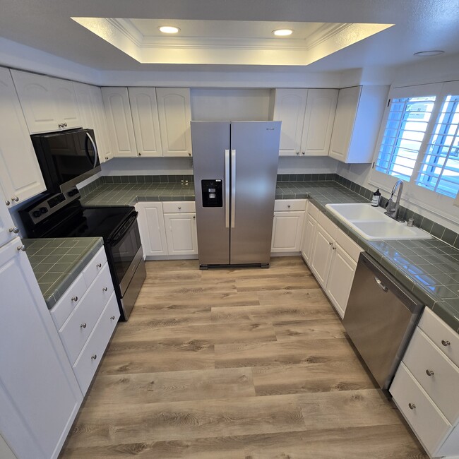 Building Photo - 90 Lupe Ave