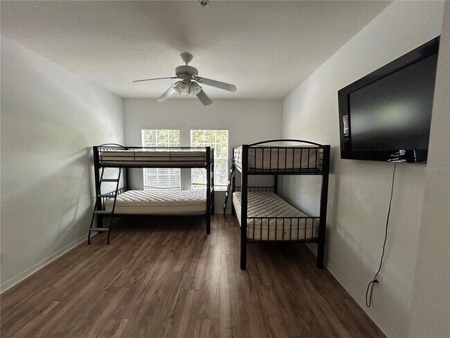 Building Photo - 3121 Capri Isle Way