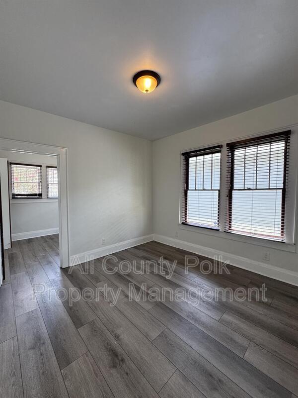 Building Photo - 202 W Belmar St