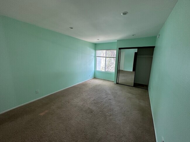 Building Photo - 18645 Hatteras St