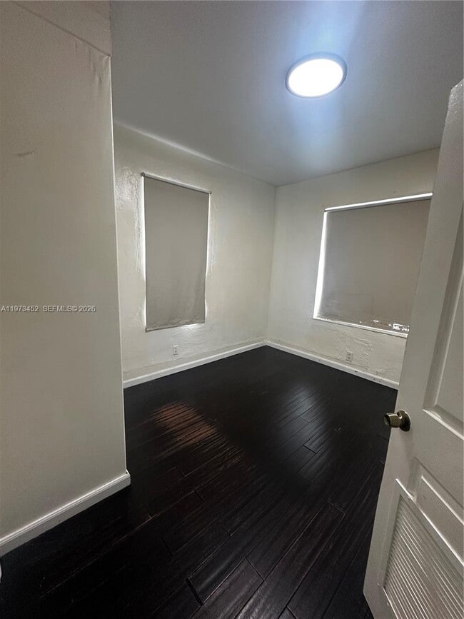 Building Photo - 3401 SW 24th Ter