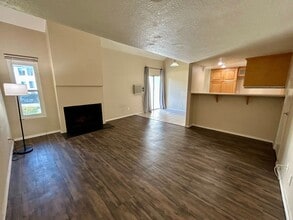 Building Photo - 1 Bed, 1 Bath Loft Condo in La Mesa!
