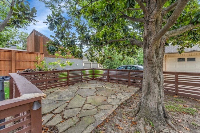 Building Photo - 13826 Wooded Creek Ct