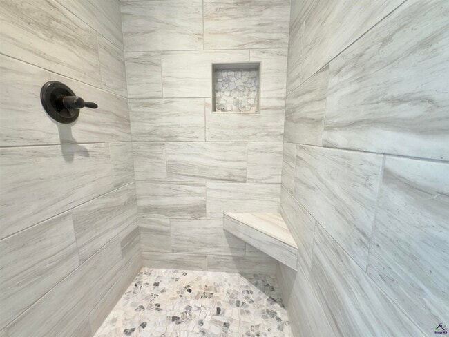 Building Photo - 408 Hawk's Nest Dr
