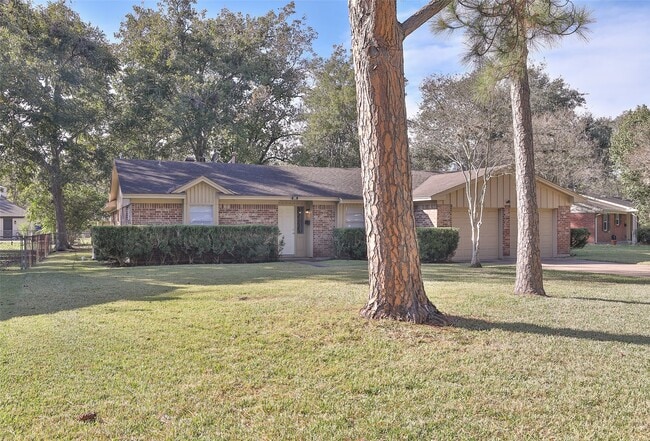 Building Photo - 606 Venice St