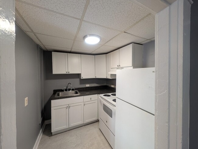 Building Photo - 13-15 Walnut Street Unit 3