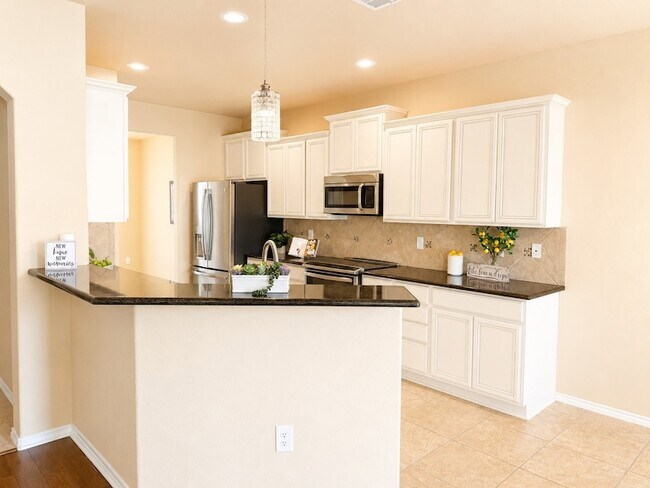 Building Photo - 1009 Cheyenne Dr