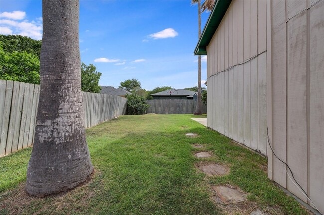 Building Photo - 2938 River Crest Rd