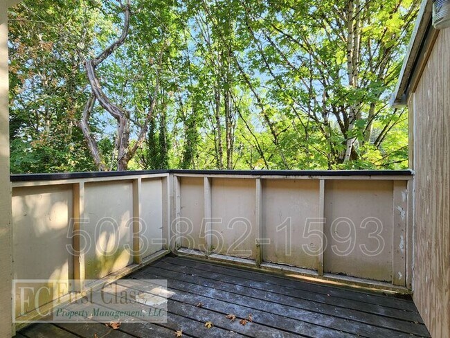 Building Photo - 3618 SW Beaverton Hillsdale Hwy