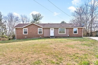 Building Photo - 3 Bedroom Home For Rent Near Heritage Park...