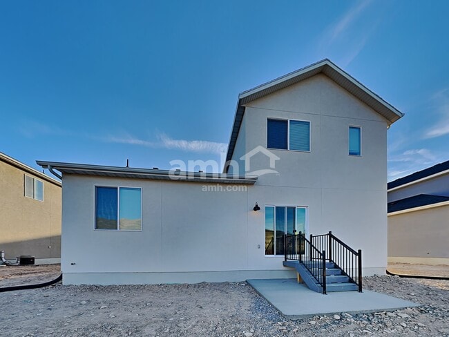 Building Photo - 4370 N Poplar St