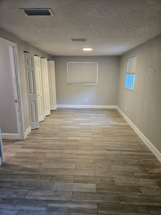 Building Photo - Stunning Jungle Terrace Oasis: Renovated 4...