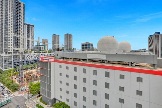 Building Photo - 851 NE 1st Ave