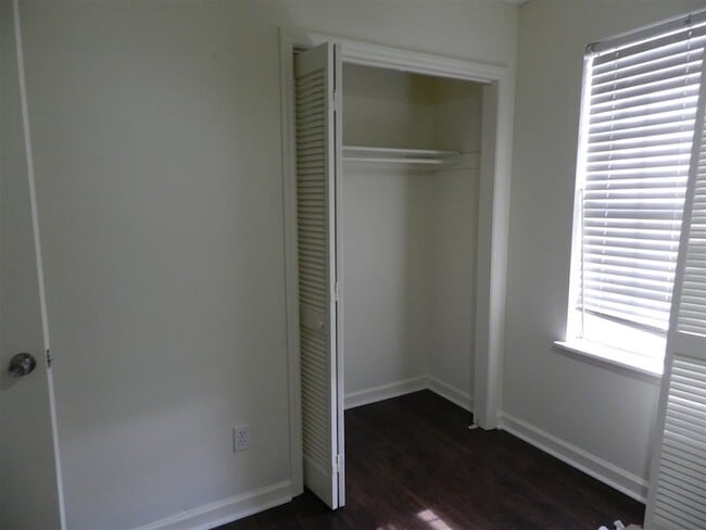 Building Photo - 1516 W Tharpe St