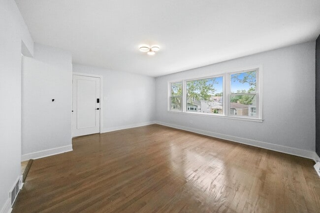 Building Photo - 4711 W Patterson Ave