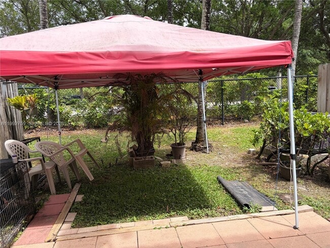 Building Photo - 2281 NE 42nd Ave