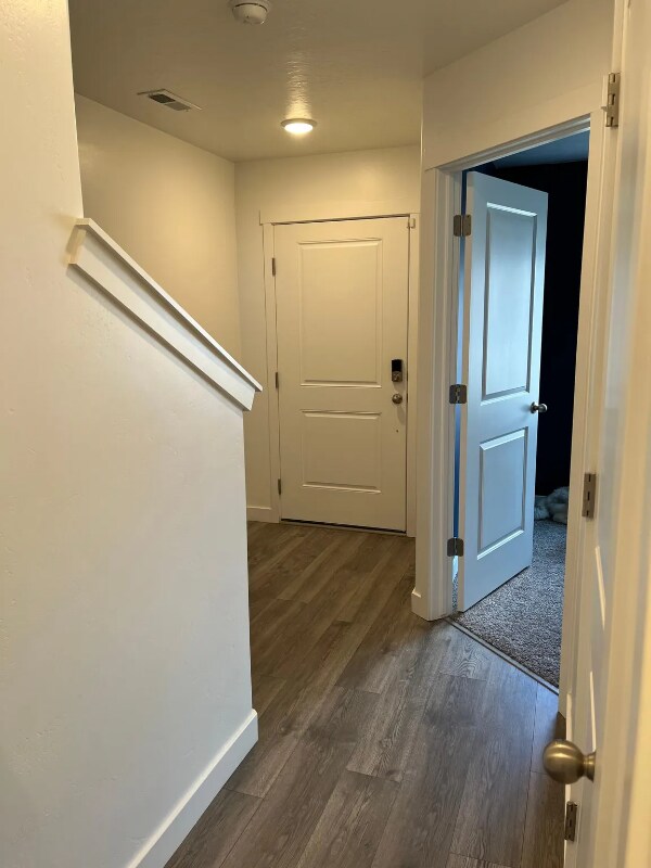 Building Photo - 1087 Waterway Ln